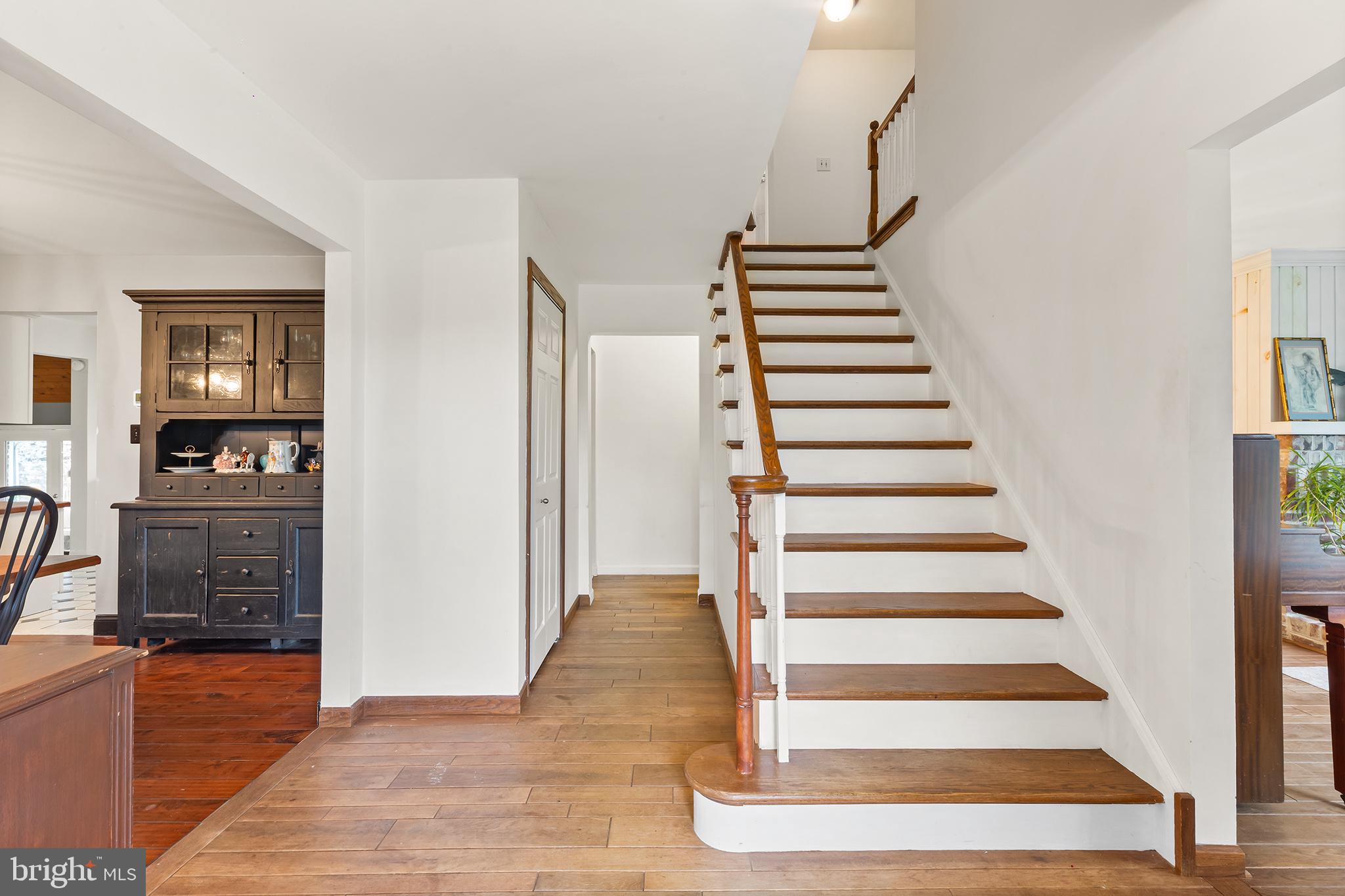 1231 State Road Lincoln University, PA 19352 - Photo 7 of 31 Entrance foyer with beautiful HW flooring