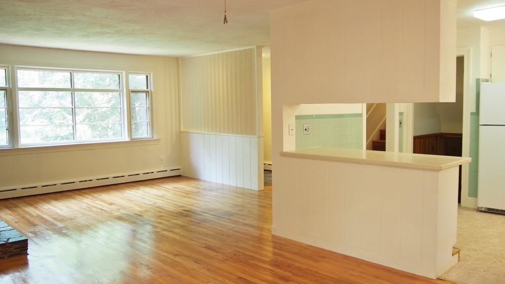 27 Hills Road Amherst, MA 01002 - Photo 11 of 24 Gallery Image 11