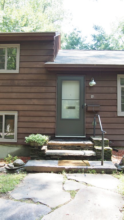 27 Hills Road Amherst, MA 01002 - Photo 3 of 24 Gallery Image 3