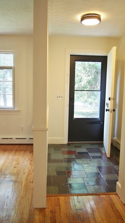 27 Hills Road Amherst, MA 01002 - Photo 4 of 24 Gallery Image 4