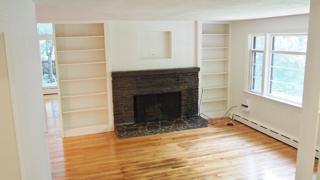 27 Hills Road Amherst, MA 01002 - Photo 5 of 24 Gallery Image 5