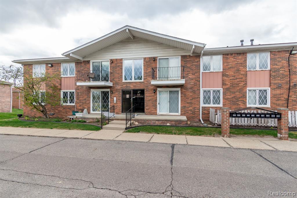 54797 Shelby Road, Unit 88 Shelby, MI 48316 - Photo 1 of 22