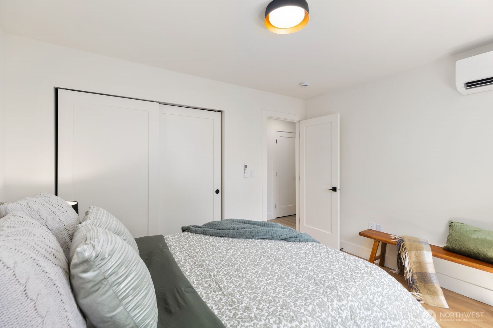 933 North 87th Street Seattle, WA 98103 - Photo 23 of 38