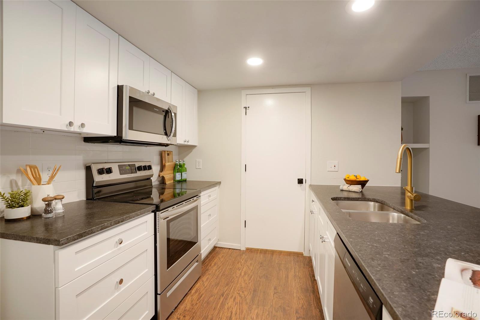 23551 Genesee Village Road, Unit H Golden, CO 80401 - Photo 6 of 26