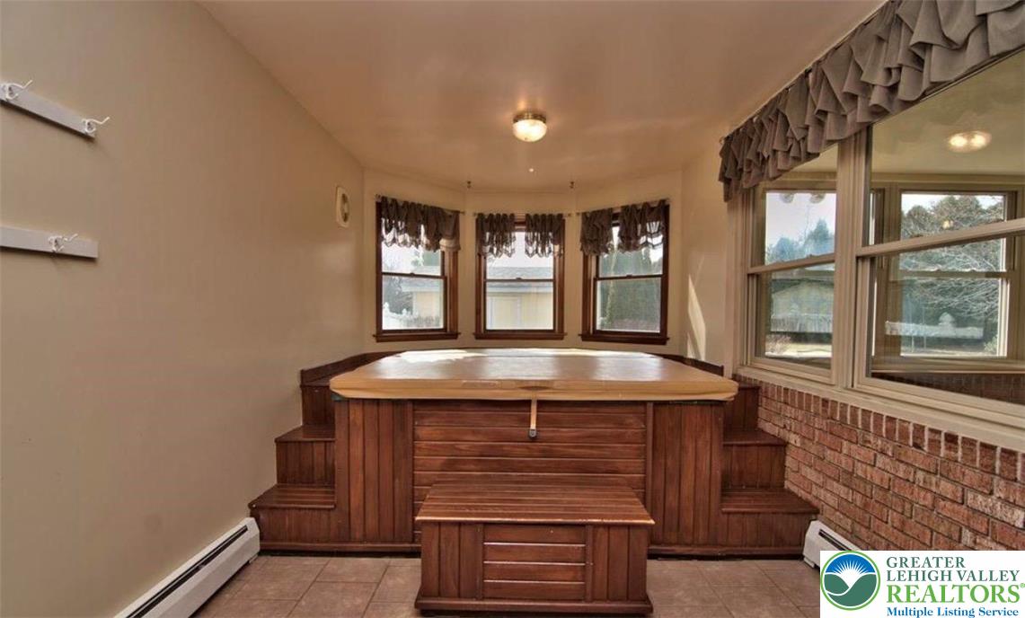 100 Hazelwood Road Lehighton, PA 18235 - Photo 4 of 31