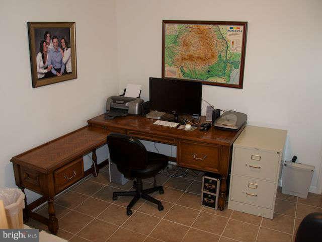 6 Blueberry Ridge Court Potomac, MD 20854 - Photo 11 of 23 Office/Den