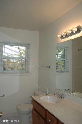 6 Blueberry Ridge Court Potomac, MD 20854 - Photo 16 of 23 Bath 2