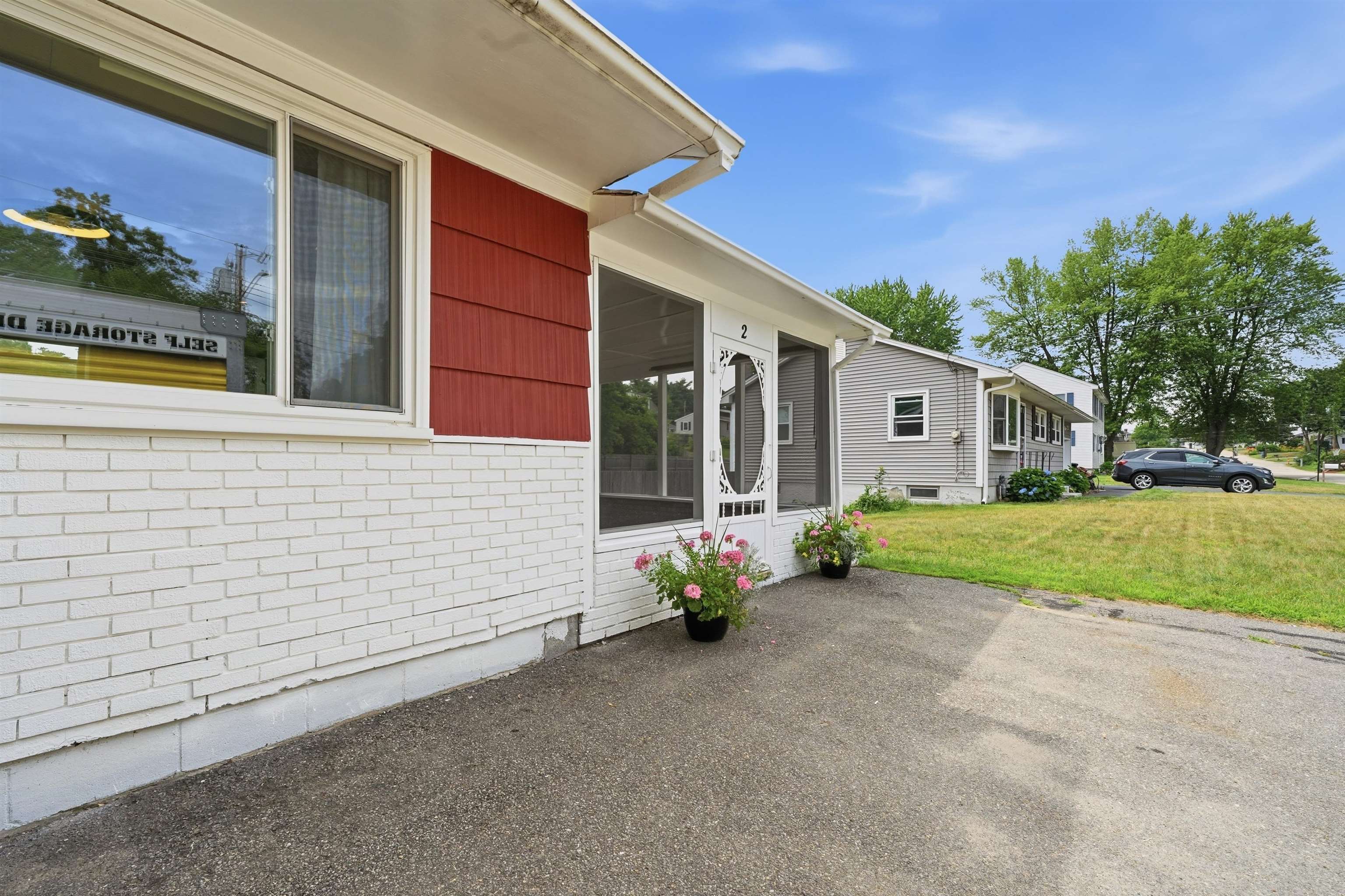 2 Iroquois Road Nashua, NH 03063 - Photo 4 of 36