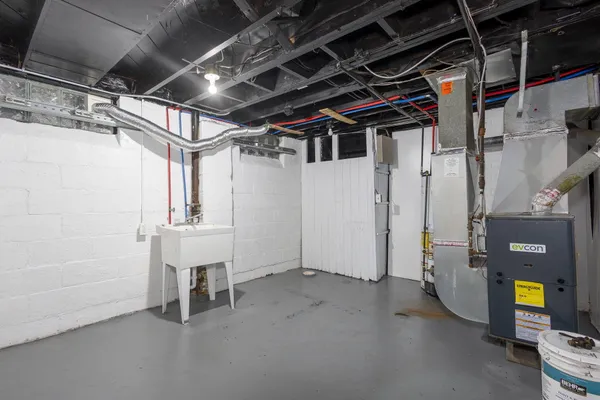 $1,350 | 13881 Carlisle Street, Detroit, MI 48205