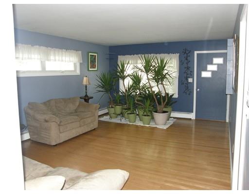 26 Spring Street Webster, MA 01570 - Photo 8 of 30 Gallery Image 8