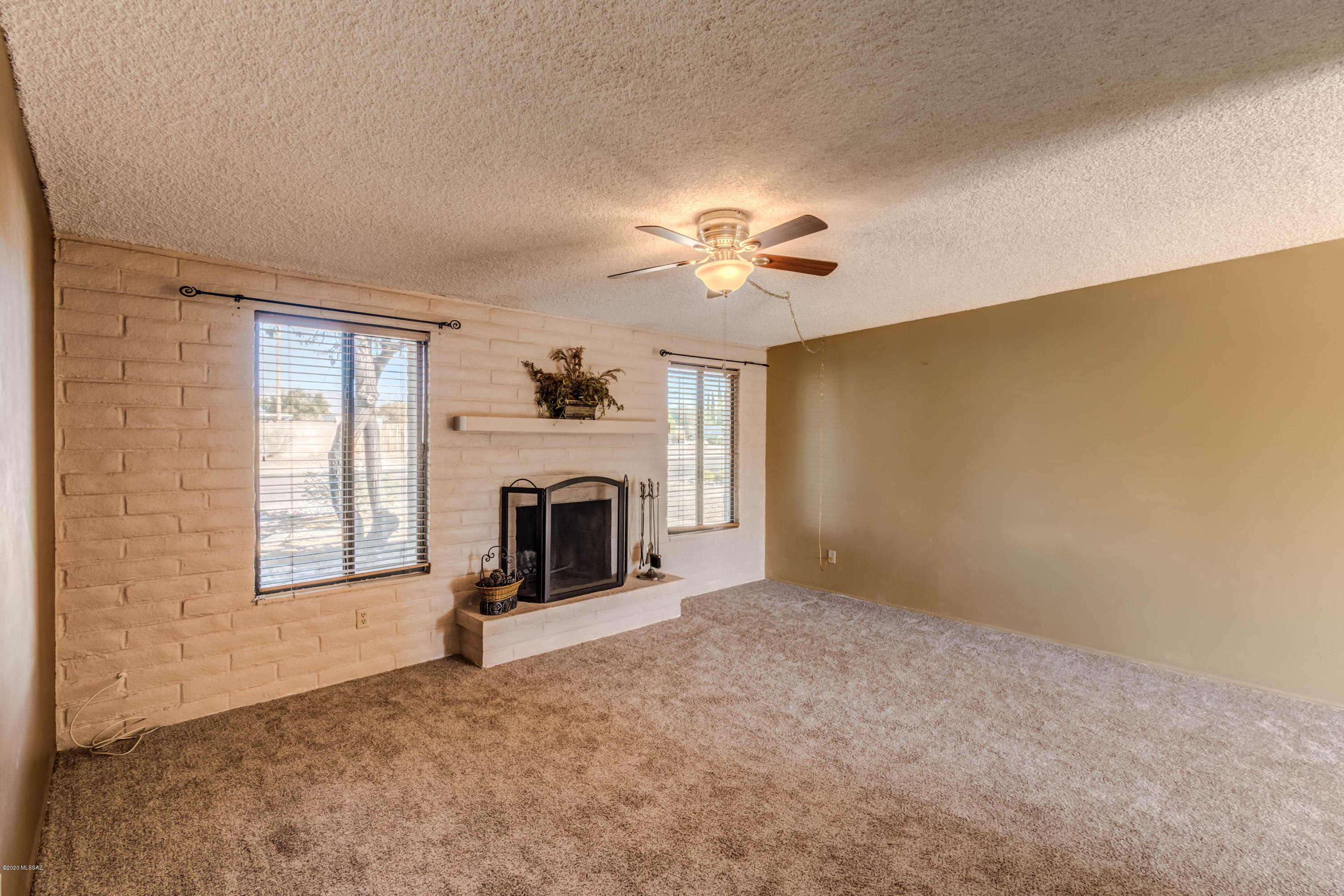 7322 East Stella Road Tucson, AZ 85730 - Photo 2 of 17