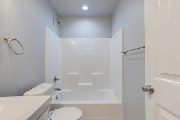 $1,695 | 8806 16th Street, Lubbock, TX 79416