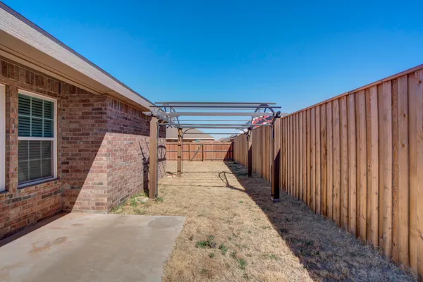 $1,695 | 8806 16th Street, Lubbock, TX 79416