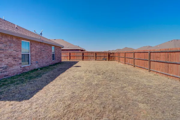 $1,695 | 8806 16th Street, Lubbock, TX 79416