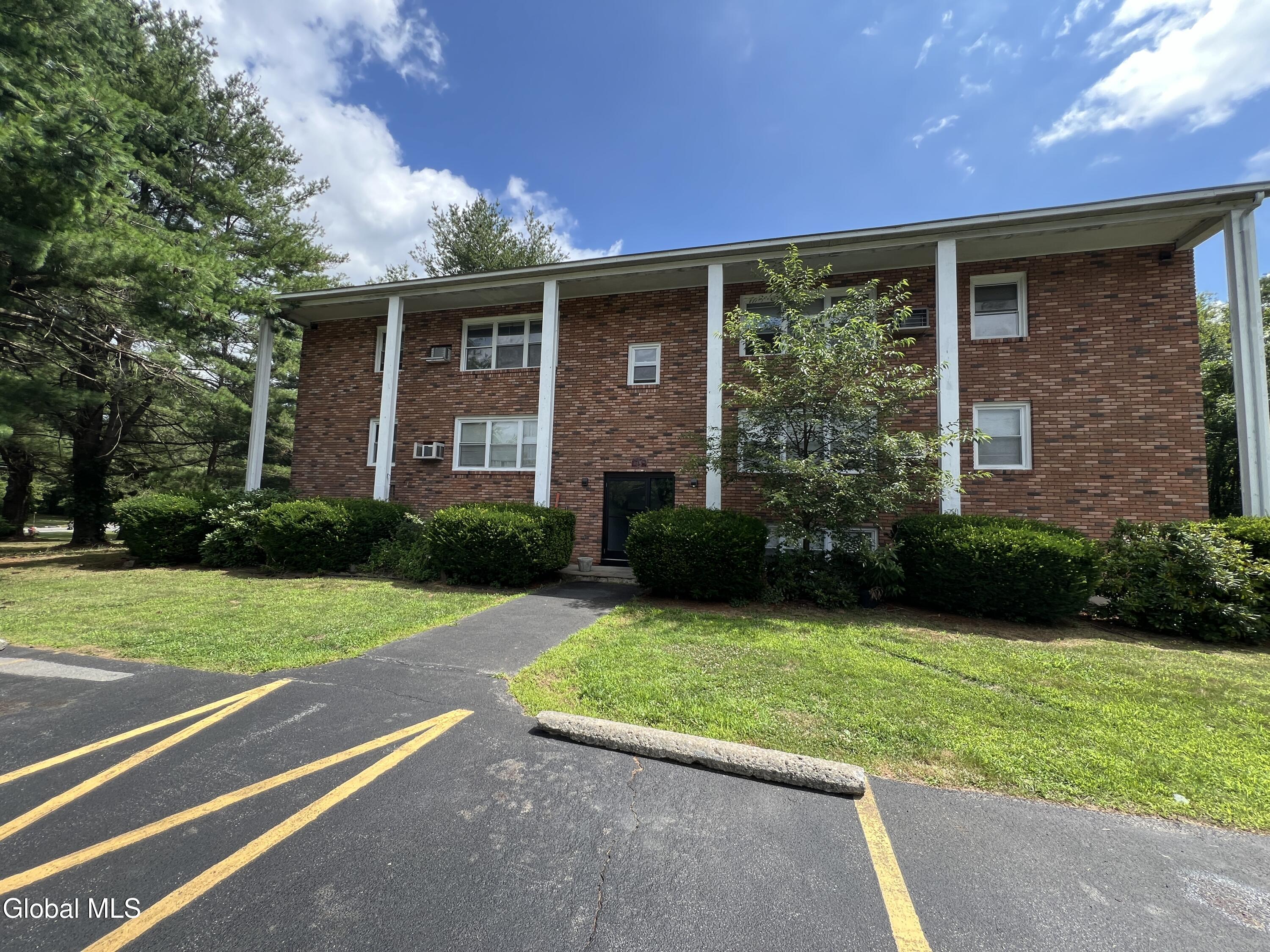 15 Ashdown Road, Unit 15E Clifton Park, NY 12019 - Photo 2 of 14 Building