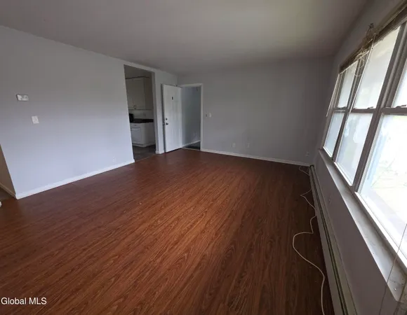 $1,500 | 15 Ashdown Road, Unit 15E, Clifton Park, NY 12019