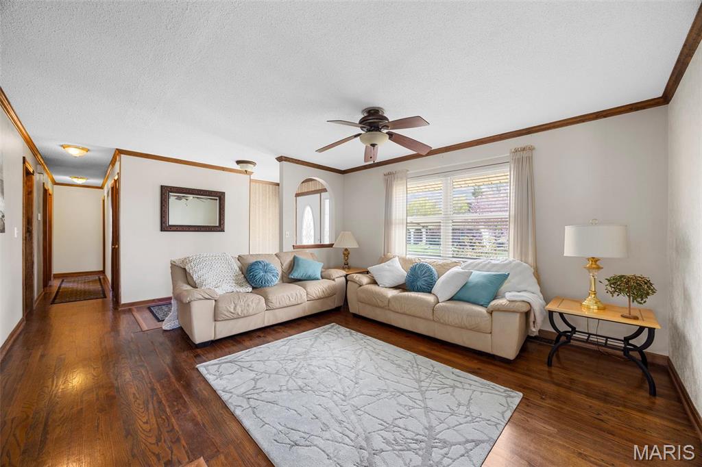 1101 Olde Coventry Drive St. Charles, MO 63301 - Photo 2 of 21