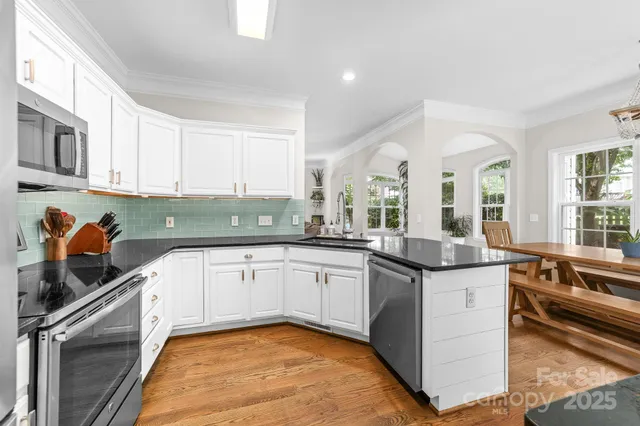 $759,000 | 20305 Queensdale Drive, Cornelius, NC 28031