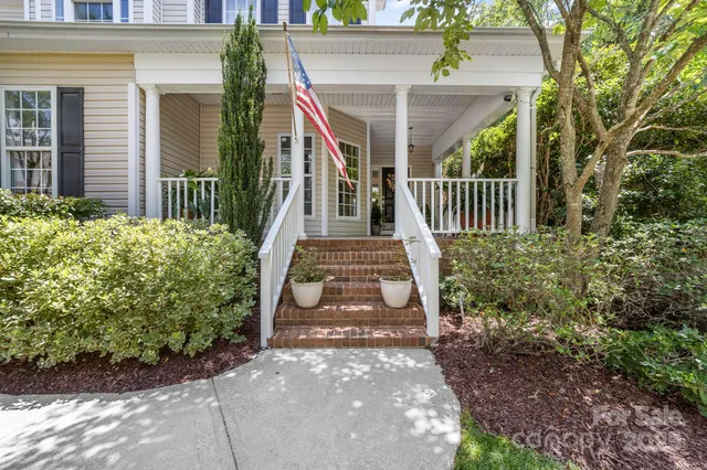 $759,000 | 20305 Queensdale Drive, Cornelius, NC 28031
