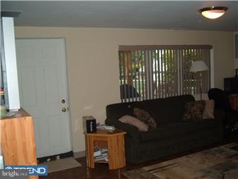12432 Academy Road Philadelphia, PA 19154 - Photo 12 of 12 Family Room