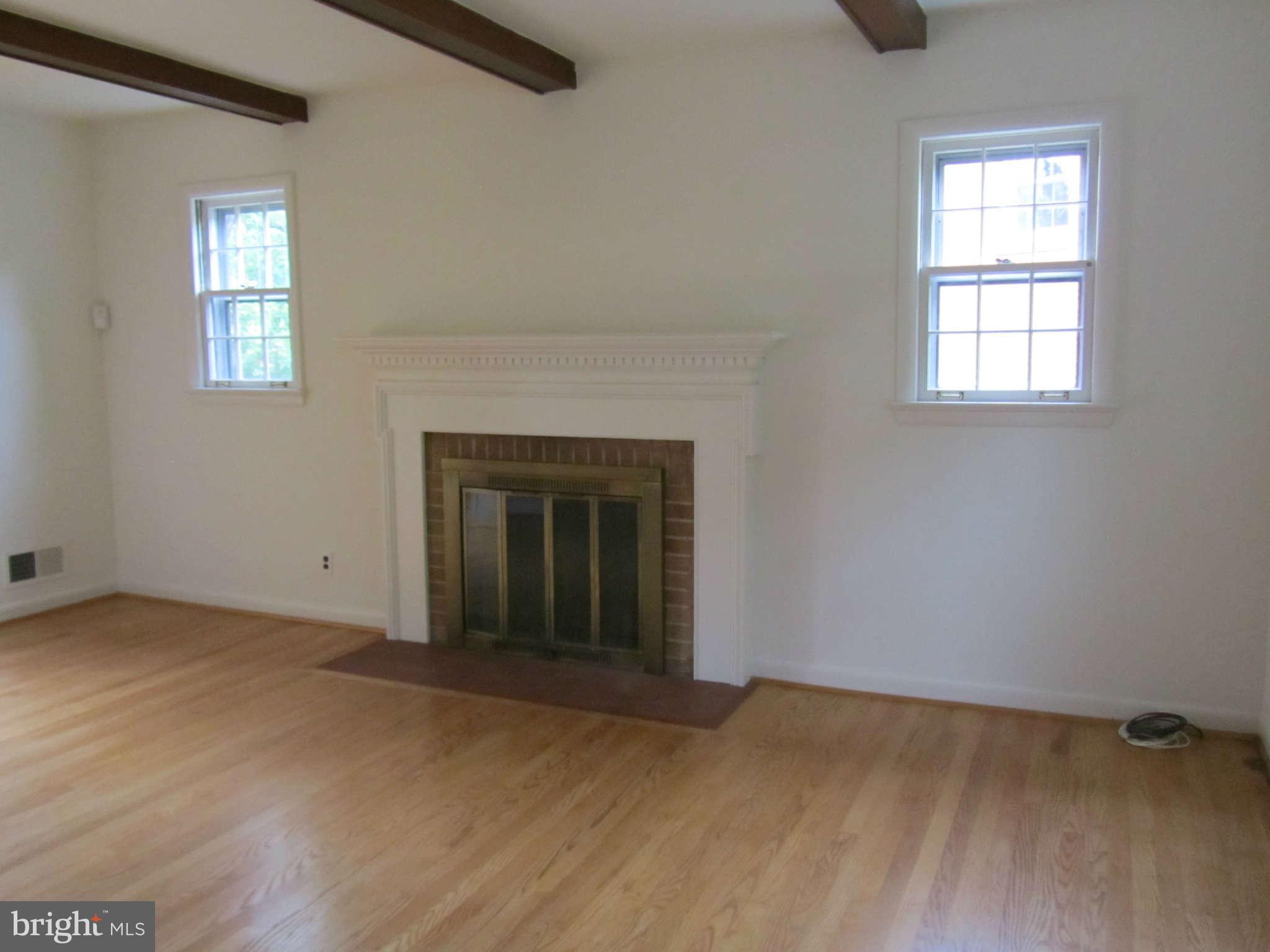 1106 Tiffany Road Silver Spring, MD 20904 - Photo 4 of 30 Living Room