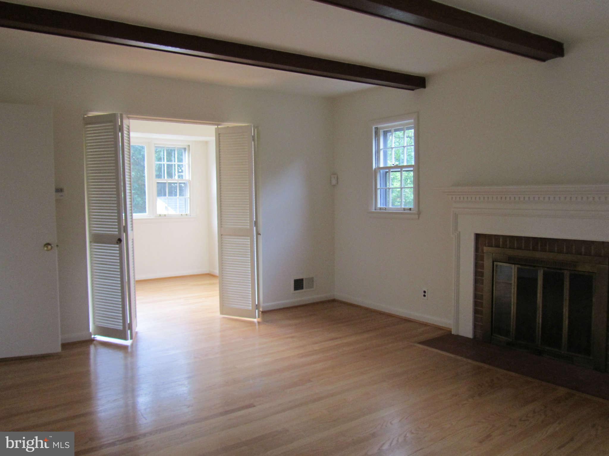 1106 Tiffany Road Silver Spring, MD 20904 - Photo 5 of 30 Living Room
