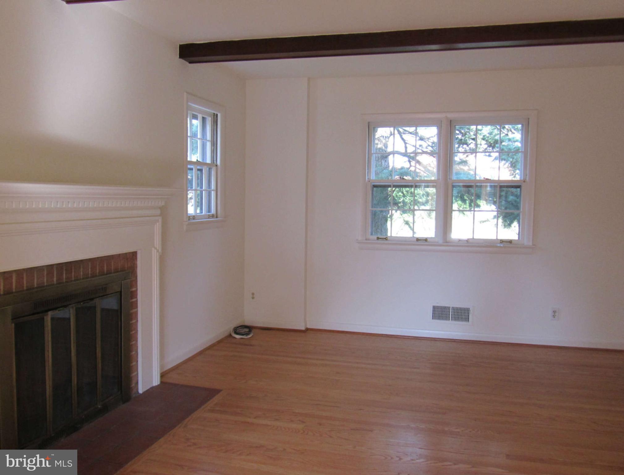 1106 Tiffany Road Silver Spring, MD 20904 - Photo 6 of 30 Living Room
