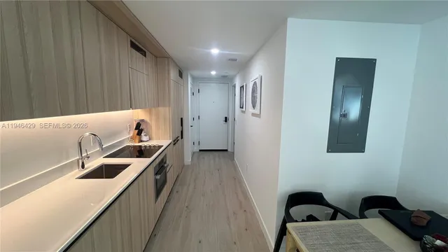 $940,000 | 225 North Miami Avenue, Unit 212, Miami, FL 33128