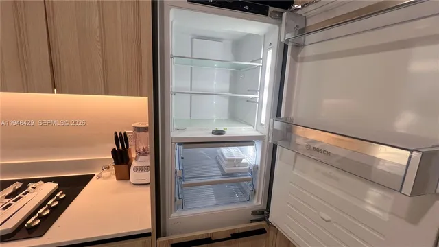 $940,000 | 225 North Miami Avenue, Unit 212, Miami, FL 33128