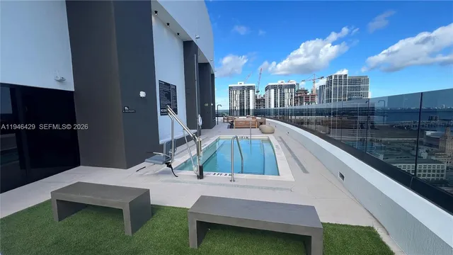 $940,000 | 225 North Miami Avenue, Unit 212, Miami, FL 33128