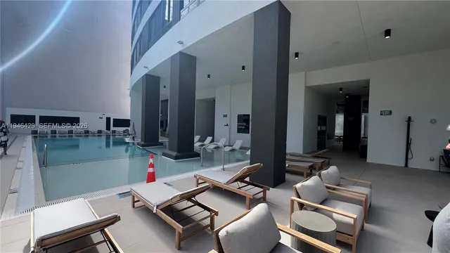 $940,000 | 225 North Miami Avenue, Unit 212, Miami, FL 33128