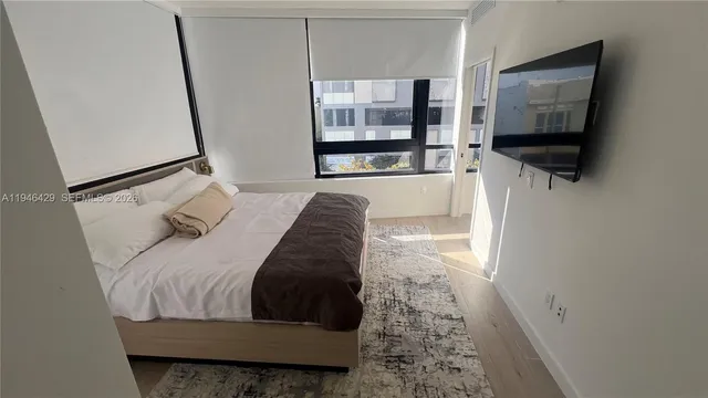 $940,000 | 225 North Miami Avenue, Unit 212, Miami, FL 33128