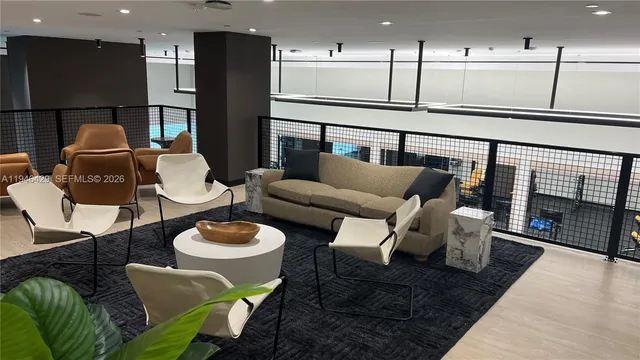 $940,000 | 225 North Miami Avenue, Unit 212, Miami, FL 33128