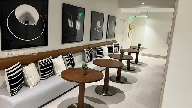 $940,000 | 225 North Miami Avenue, Unit 212, Miami, FL 33128