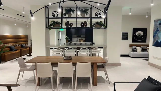 $940,000 | 225 North Miami Avenue, Unit 212, Miami, FL 33128