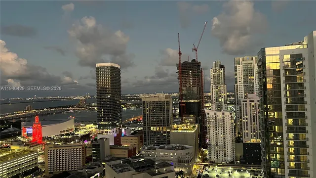 $940,000 | 225 North Miami Avenue, Unit 212, Miami, FL 33128