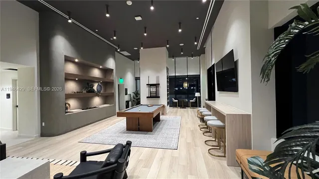 $940,000 | 225 North Miami Avenue, Unit 212, Miami, FL 33128