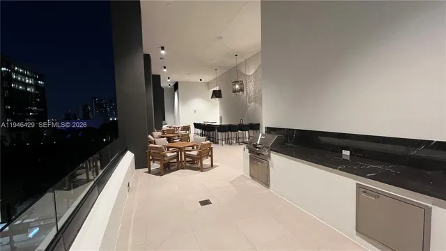 $940,000 | 225 North Miami Avenue, Unit 212, Miami, FL 33128