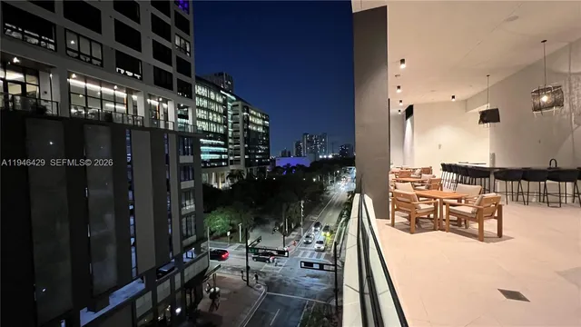 $940,000 | 225 North Miami Avenue, Unit 212, Miami, FL 33128