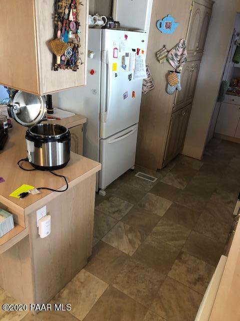 17137 East Roadrunner Road Mayer, AZ 86333 - Photo 3 of 10 17137 Roadrunner Kitchen 2