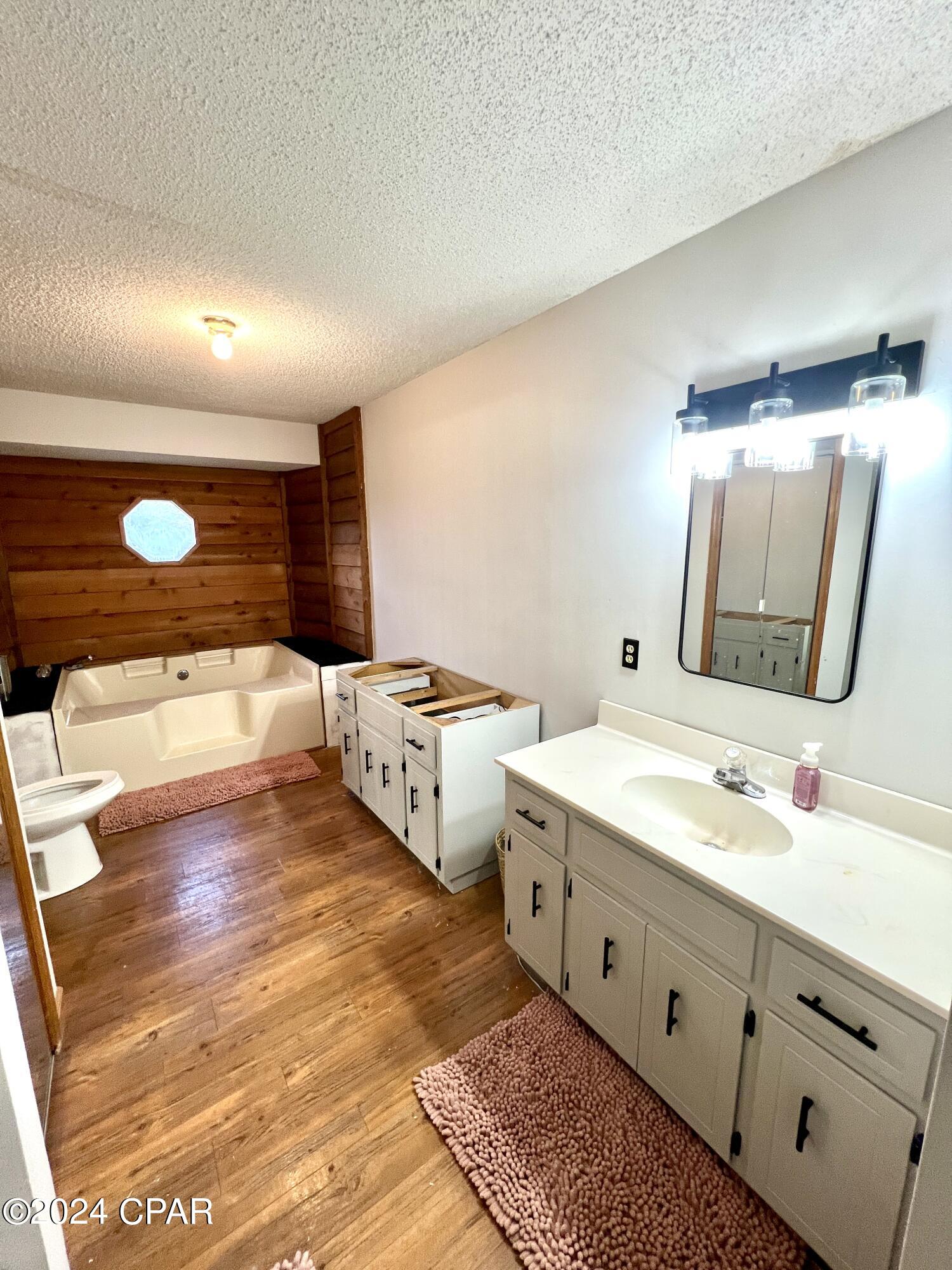2176 Indiana Avenue Grand Ridge, FL 32442 - Photo 10 of 33 Gallery Image 10