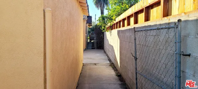 $949,000 | 4716 South Van Ness Avenue, Los Angeles, CA 90062