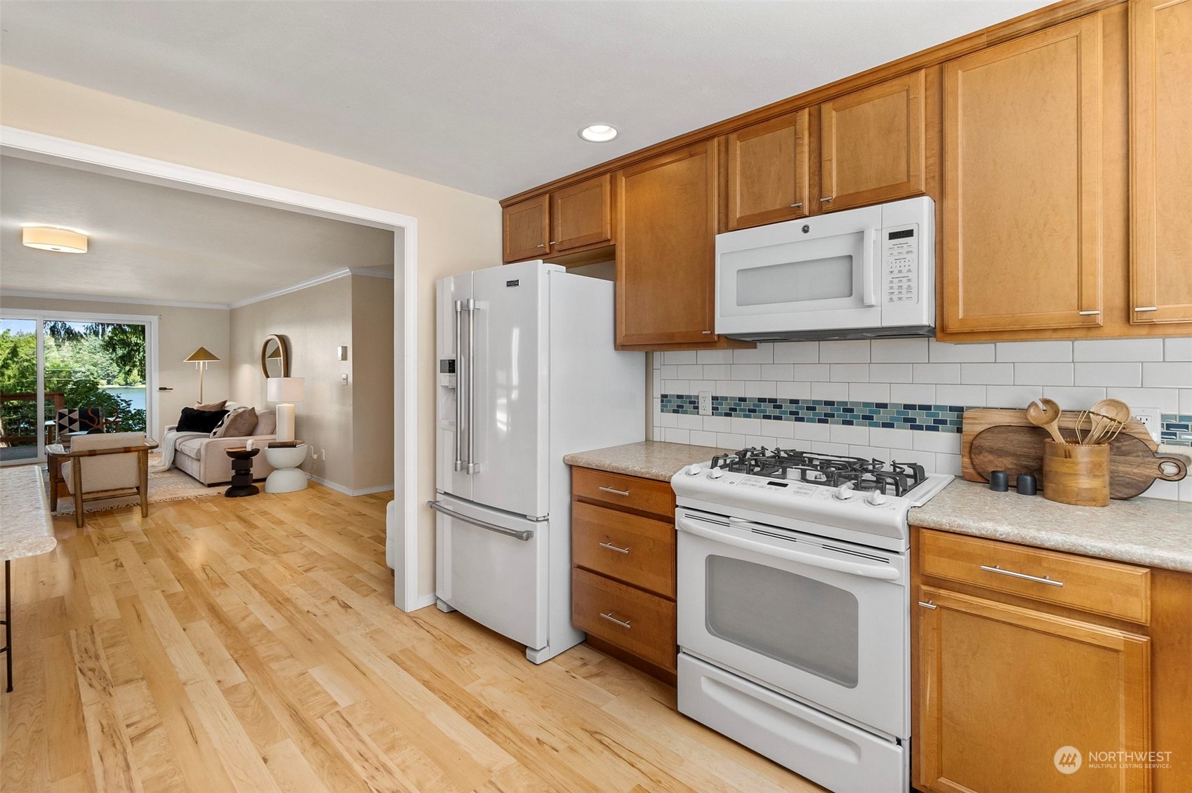 7916 Kelly Beach Road Southeast Olympia, WA 98513 - Photo 11 of 40 Gallery Image 11