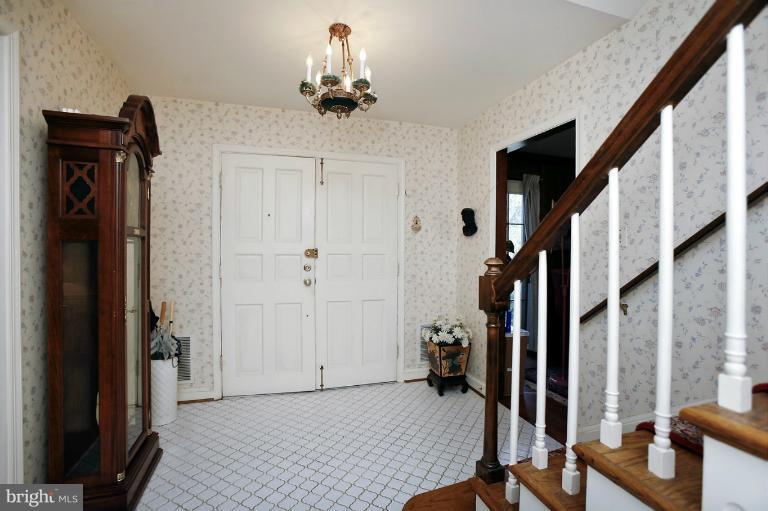 4088 Ridgeview Circle McLean, VA 22101 - Photo 24 of 26 CERAMIC ENTRANCE FOYER