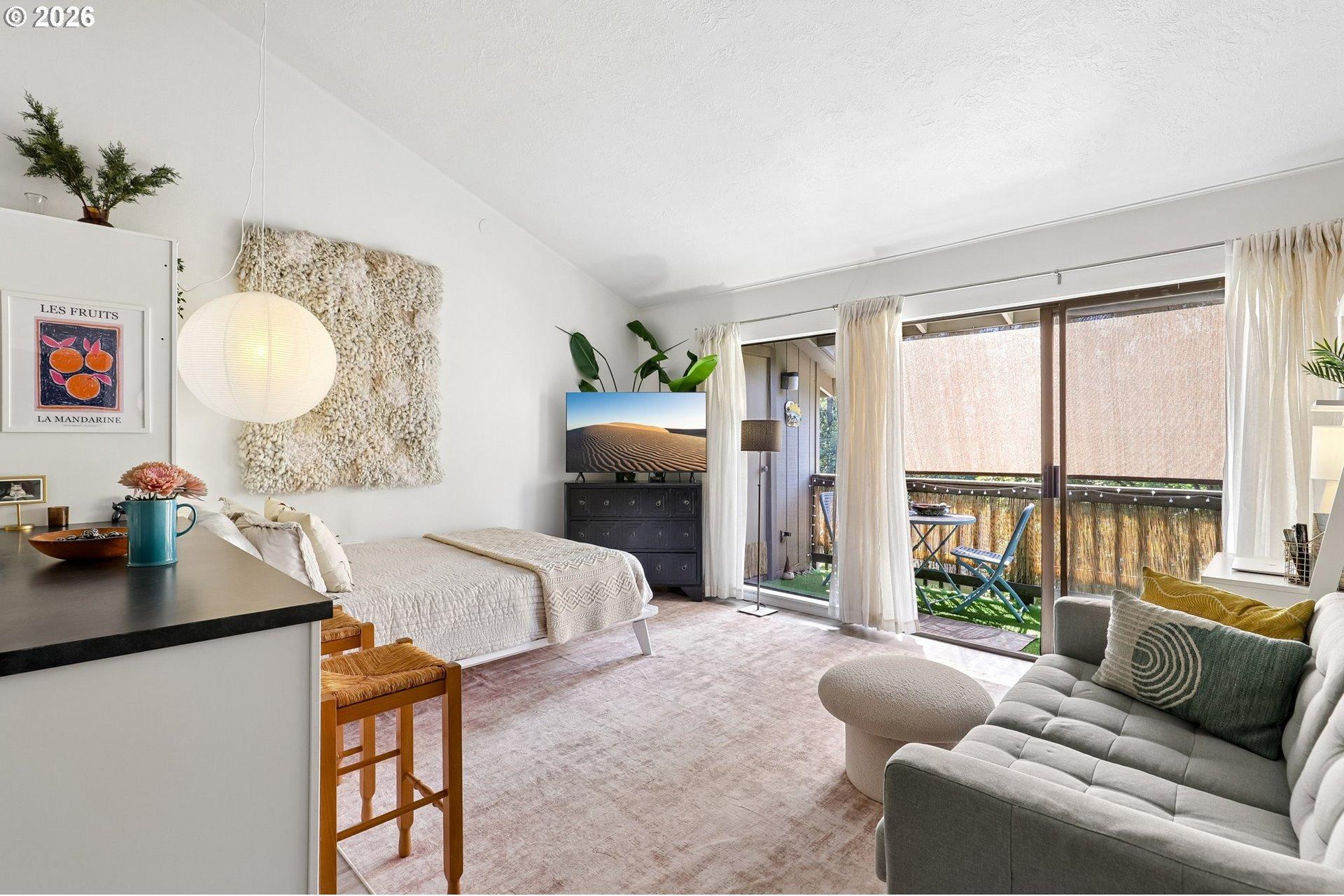 7726 Southwest Barnes Road, Unit B Portland, OR 97225 - Photo 13 of 31 Gallery Image 13