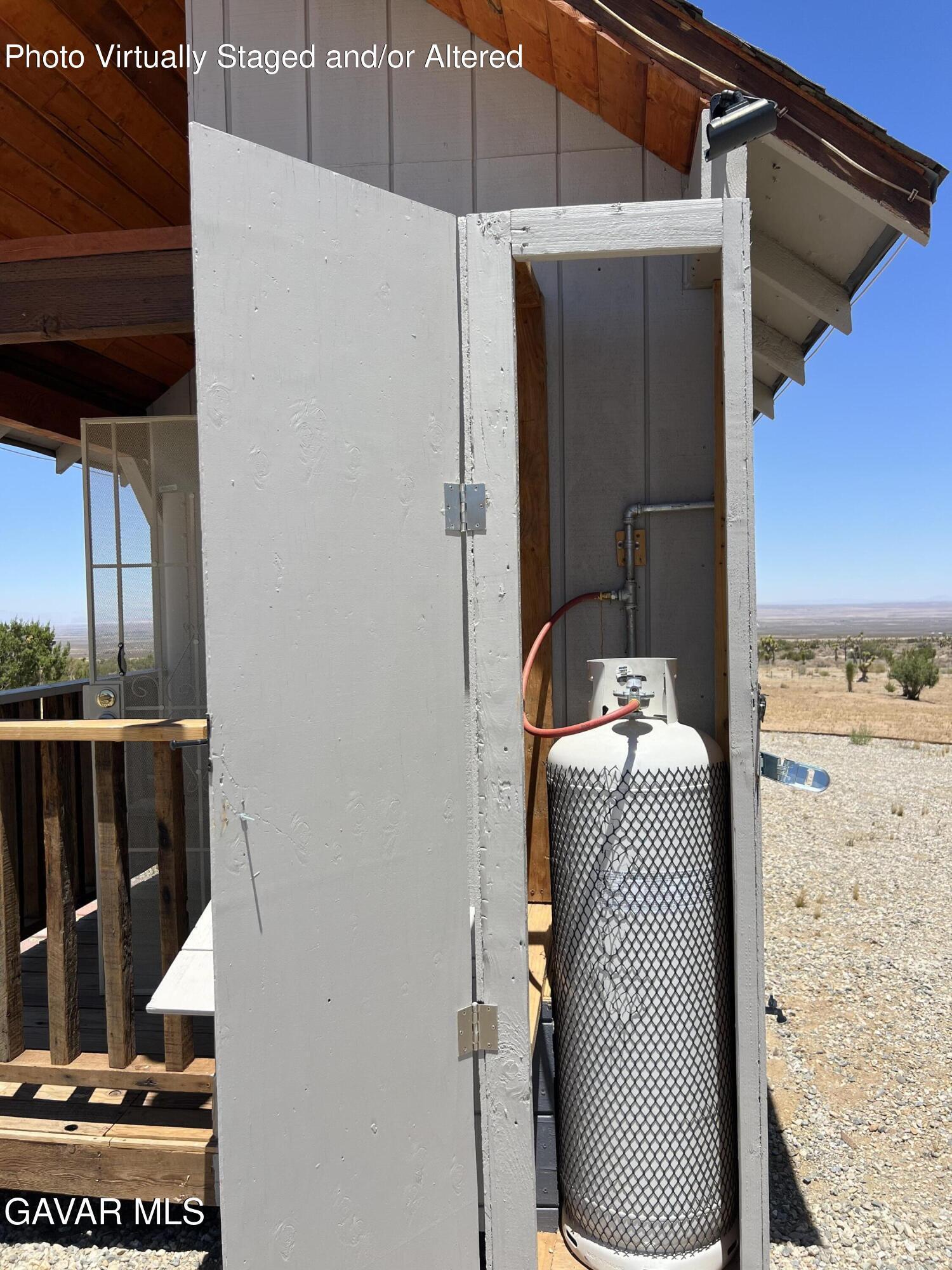 200 Ave Y/fort Tejon Road Llano, CA 93544 - Photo 8 of 30 a close view of walk in closet