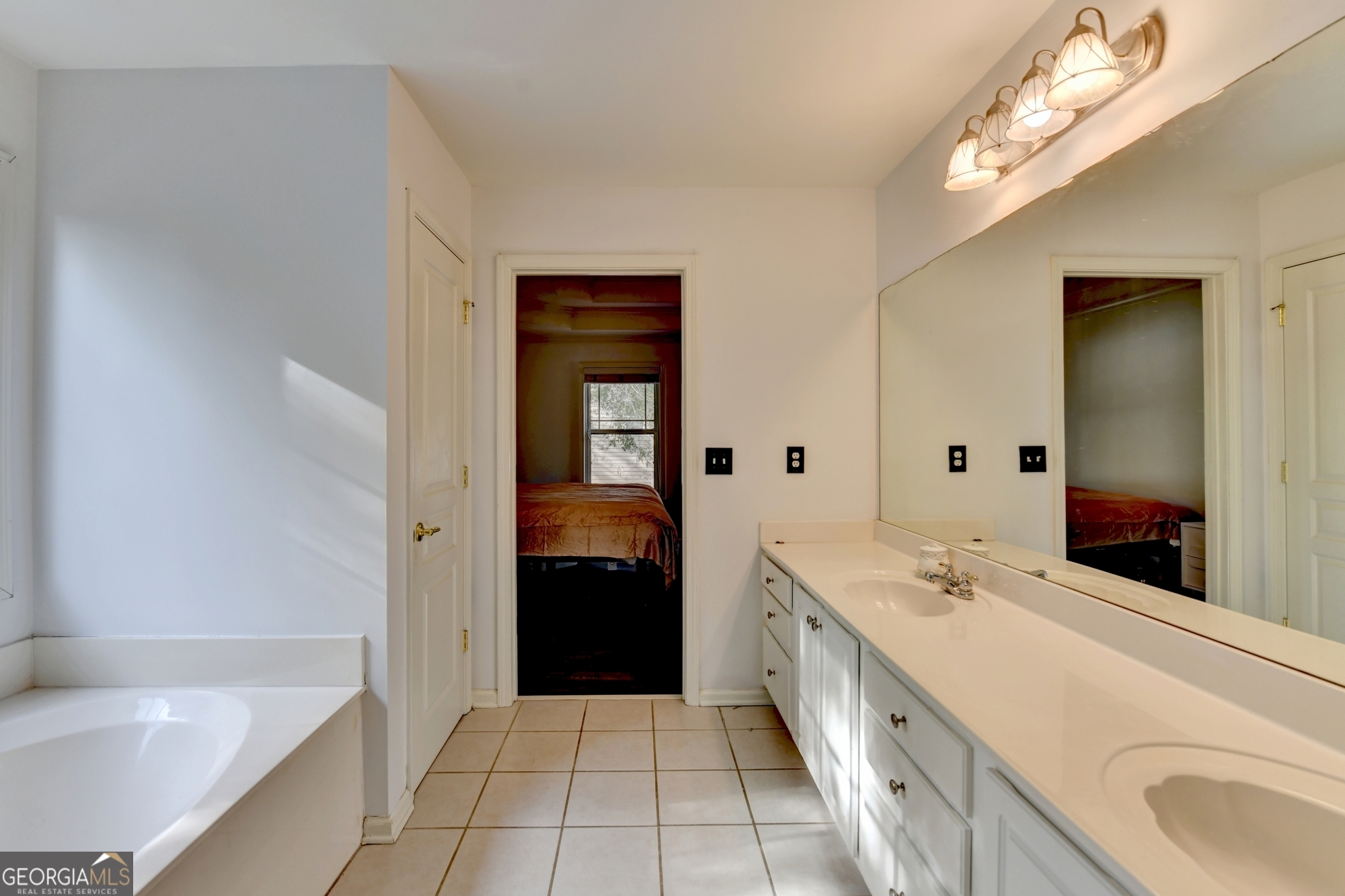 952 Cambron Cmns Trace Suwanee, GA 30024 - Photo 34 of 69