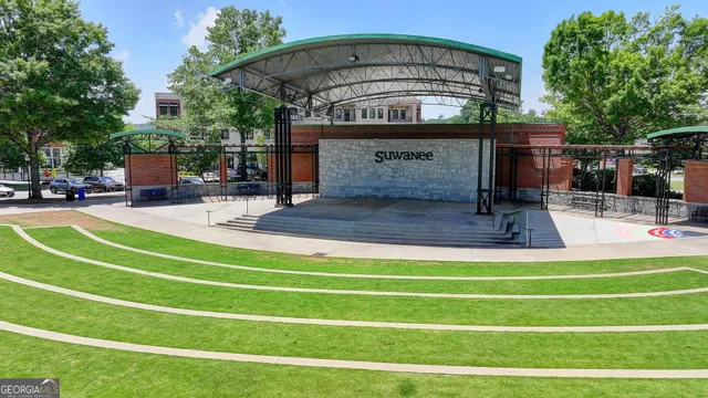 $550,000 | 952 Cambron Cmns Trace, Suwanee, GA 30024