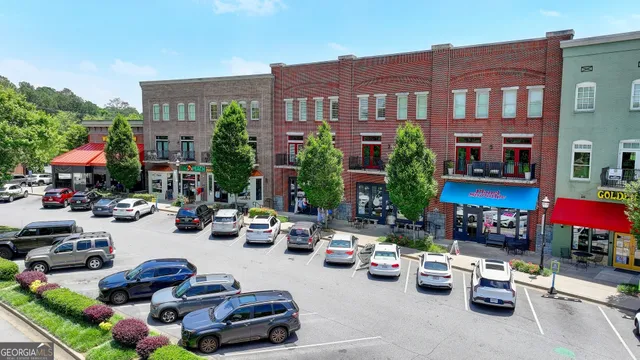 $550,000 | 952 Cambron Cmns Trace, Suwanee, GA 30024