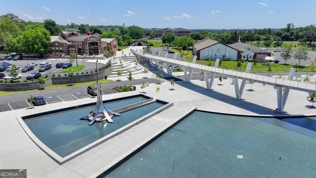 $550,000 | 952 Cambron Cmns Trace, Suwanee, GA 30024